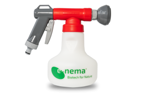 Aplikator za entomopatogene ogorčice in gnojila